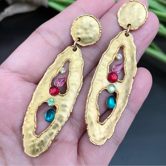 Vintage 80’s JJ Jonette Jewelry Brushed Gold Hammered Oval Rhinestones Earrings - Picture 3 of 11